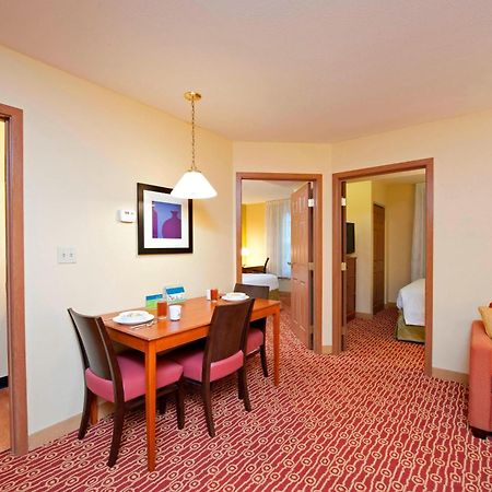 Towneplace Suites By Marriott Bloomington Ngoại thất bức ảnh
